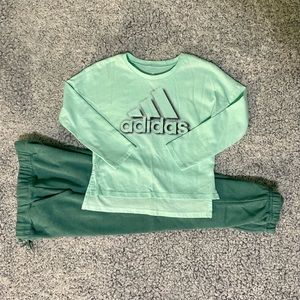 Girls size 5 / 5T Adidas shirt and Old Navy sweat pants
